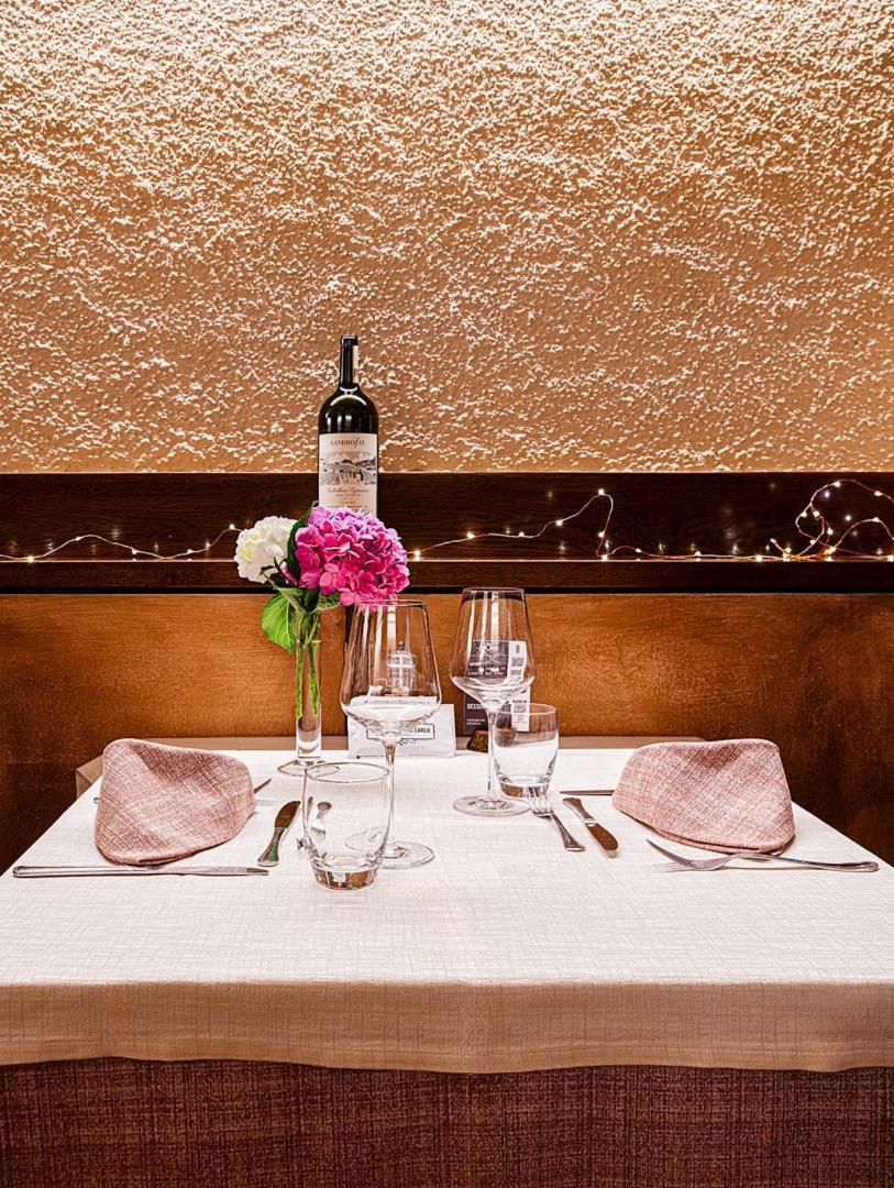 Wine Hotel San Carlo - Relais & Spa - Boutique Hotel Chiuro Екстериор снимка