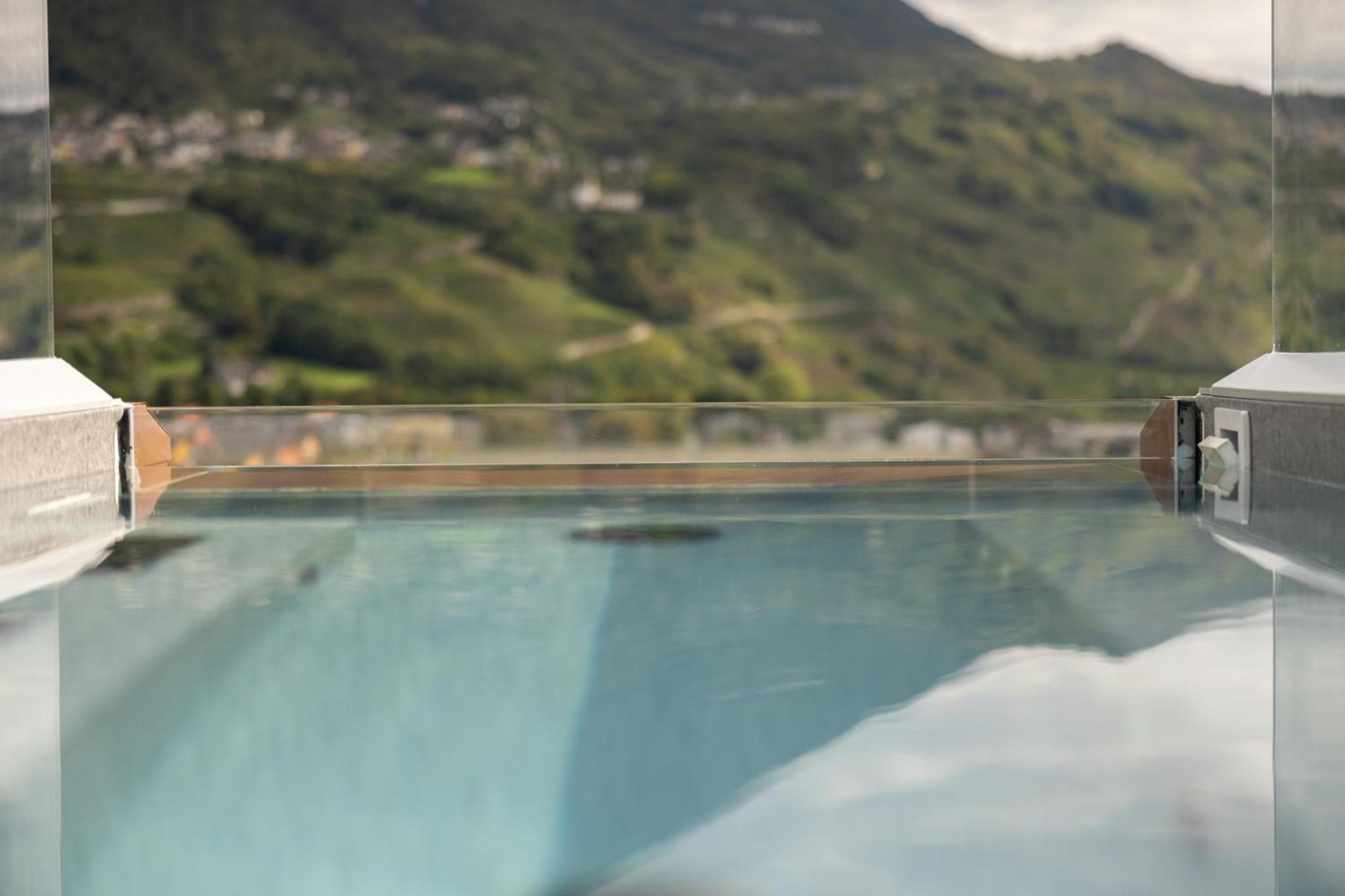 Wine Hotel San Carlo - Relais & Spa - Boutique Hotel Chiuro Екстериор снимка