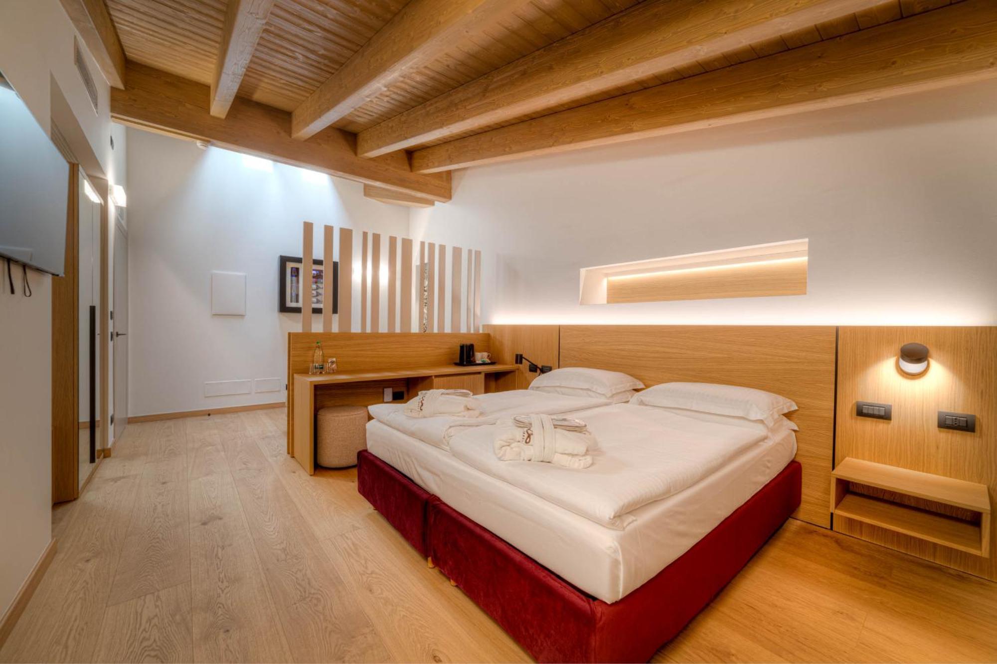 Wine Hotel San Carlo - Relais & Spa - Boutique Hotel Chiuro Екстериор снимка
