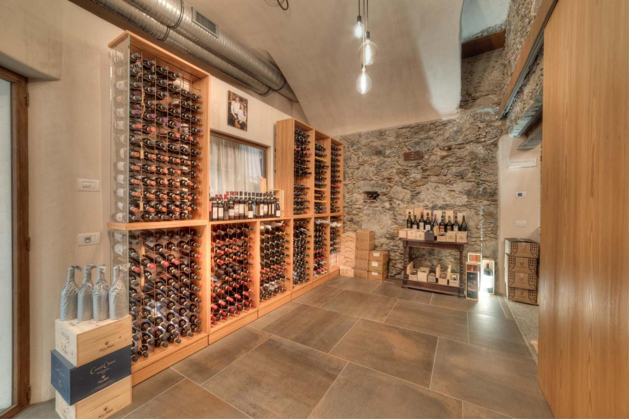 Wine Hotel San Carlo - Relais & Spa - Boutique Hotel Chiuro Екстериор снимка