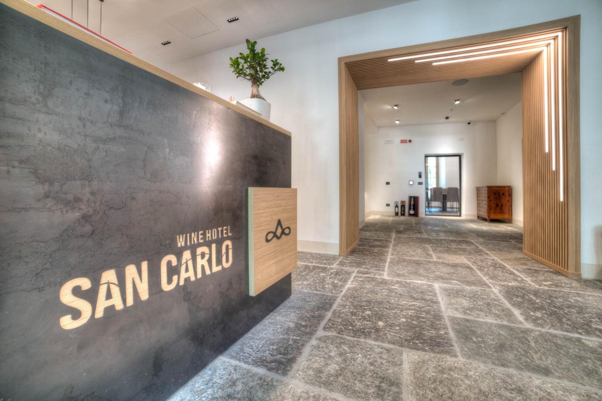 Wine Hotel San Carlo - Relais & Spa - Boutique Hotel Chiuro Екстериор снимка