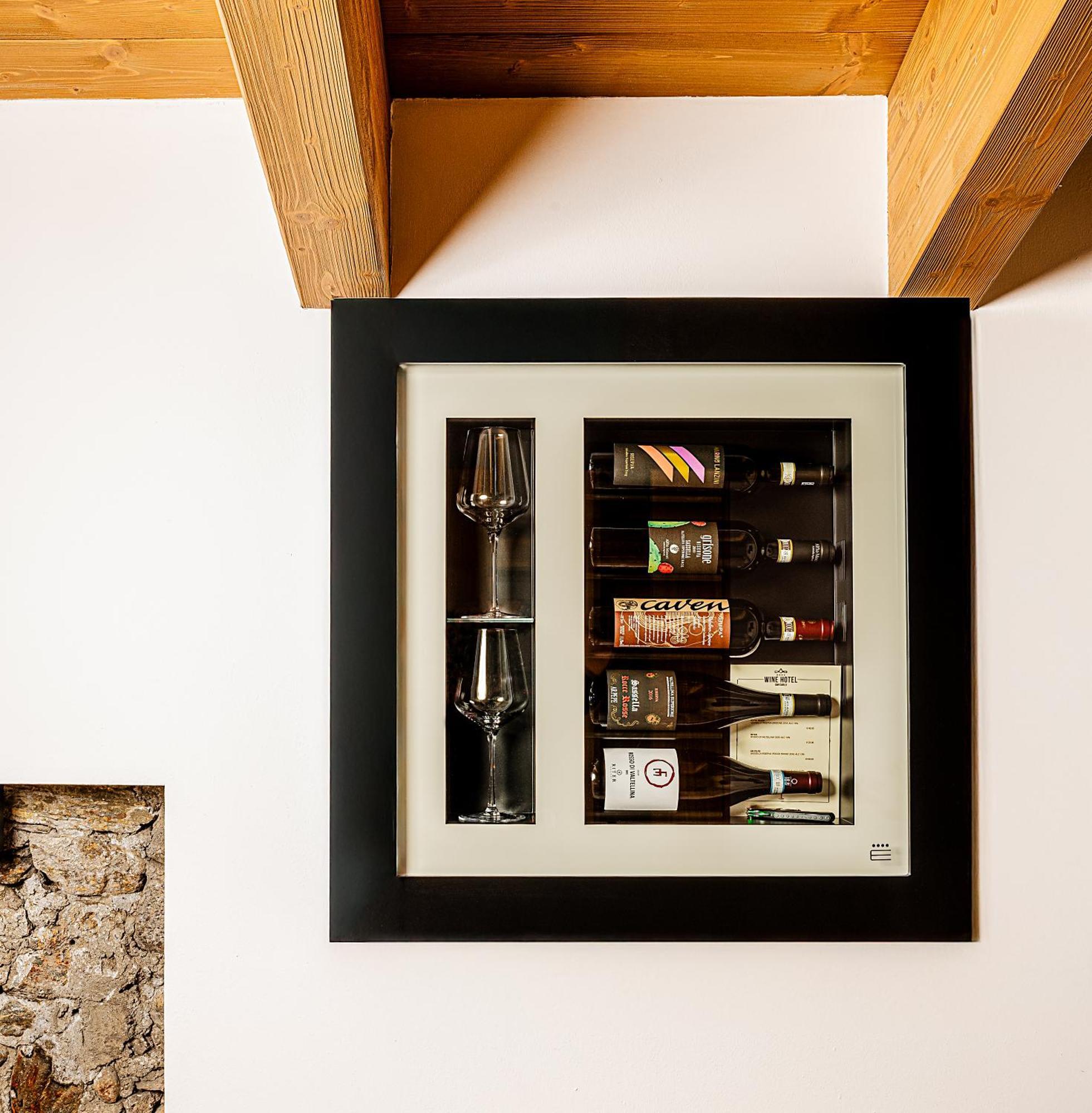 Wine Hotel San Carlo - Relais & Spa - Boutique Hotel Chiuro Екстериор снимка