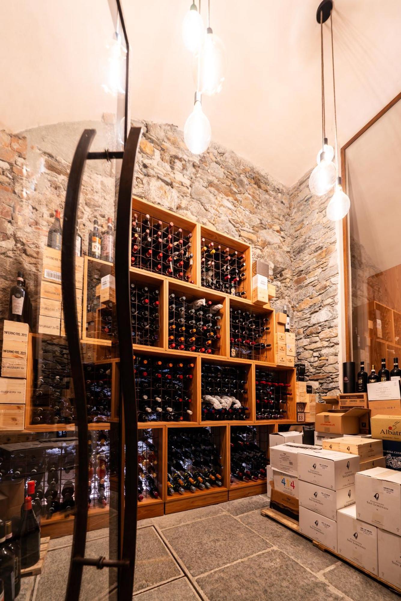 Wine Hotel San Carlo - Relais & Spa - Boutique Hotel Chiuro Екстериор снимка