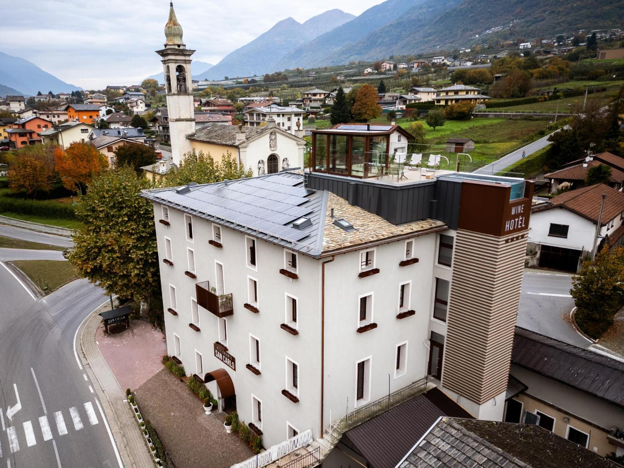 Wine Hotel San Carlo - Relais & Spa - Boutique Hotel Chiuro Екстериор снимка